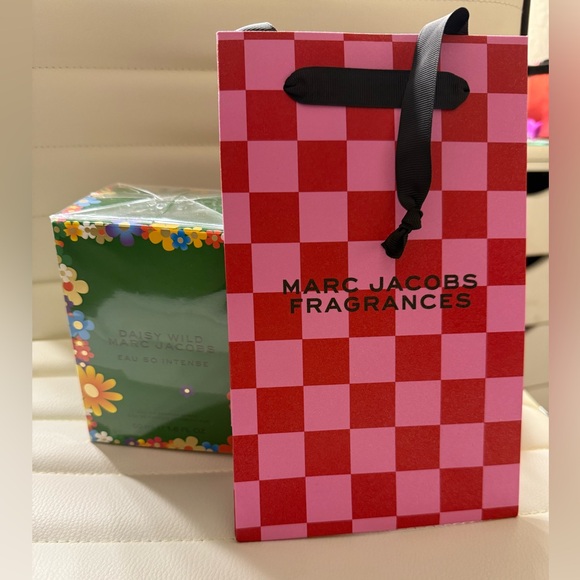 Marc Jacobs Daisy Wild Eau So Intense - Green Floral Design - Picture 4 of 4